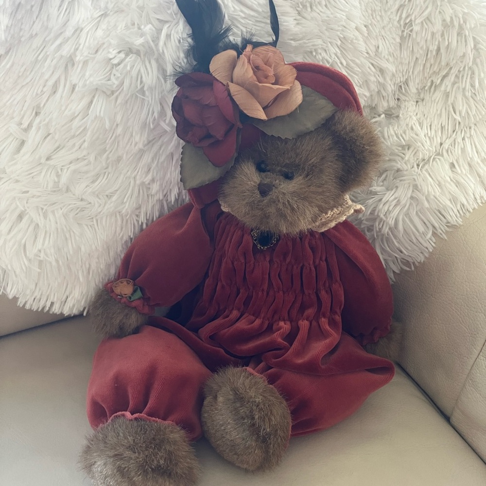 The Bearington Collection retired vintage collectible Ashliee plush bear.